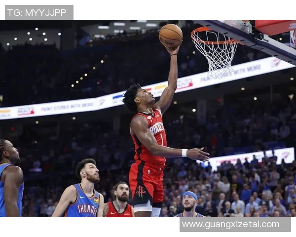 火箭主帅:我们有信心走得更远 火箭主帅:我们有信心走得更远